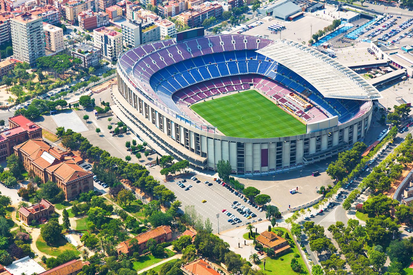 FC Barcelona Fußball-Fantage mit Stadion-Besichtigung für 2 (2 Tage)